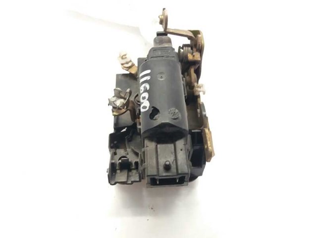 Zamek drzwi przednich prawych 7701046800 RENAULT
