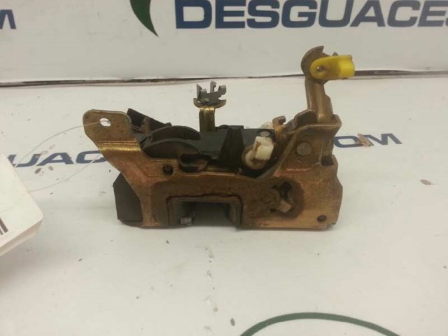 Zamek drzwi przednich prawych 7701046800 RENAULT