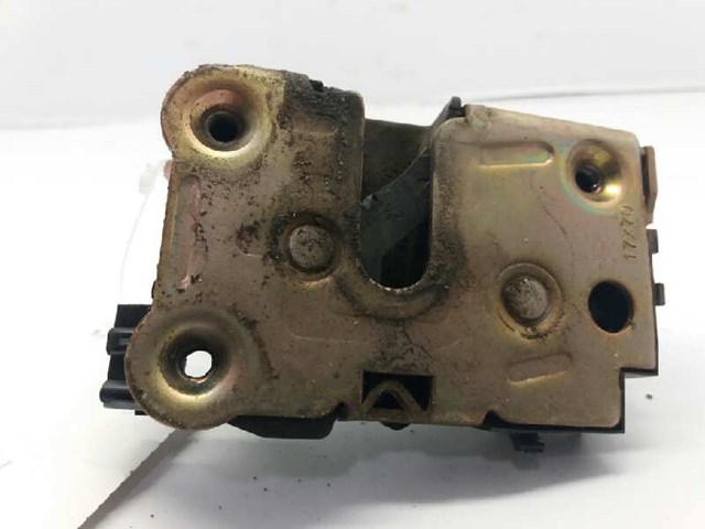 Zamek drzwi przednich prawych 7701046800 RENAULT
