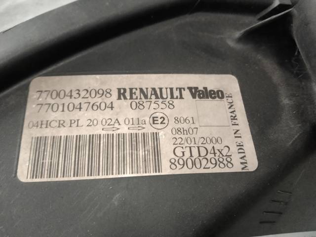 Reflektor prawy 7701047600 RENAULT