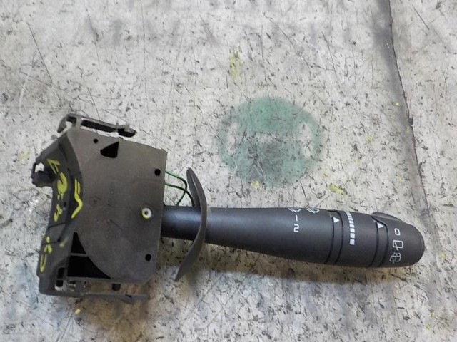7701048915 Renault (RVI)