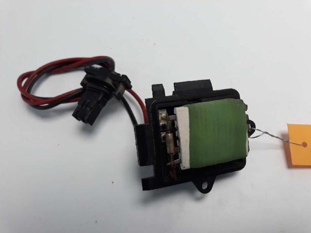 Rezystor wentylatora nagrzewnicy (ogrzewacza kabiny) 7701050325 NISSAN