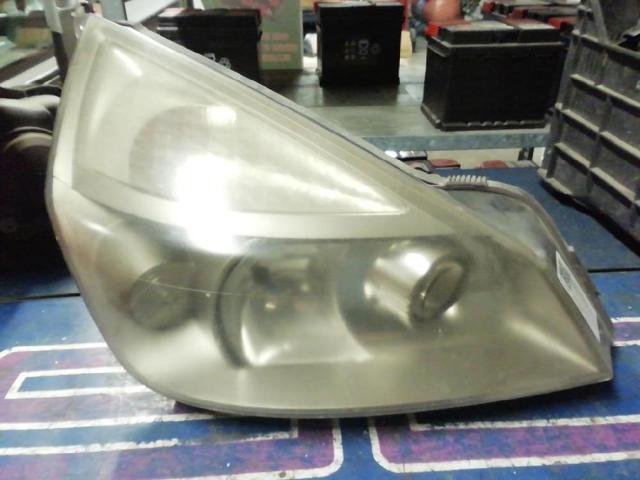 Reflektor prawy 7701053980 RENAULT