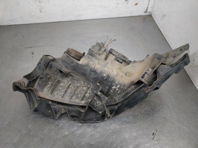 Reflektor prawy 7701054655 RENAULT