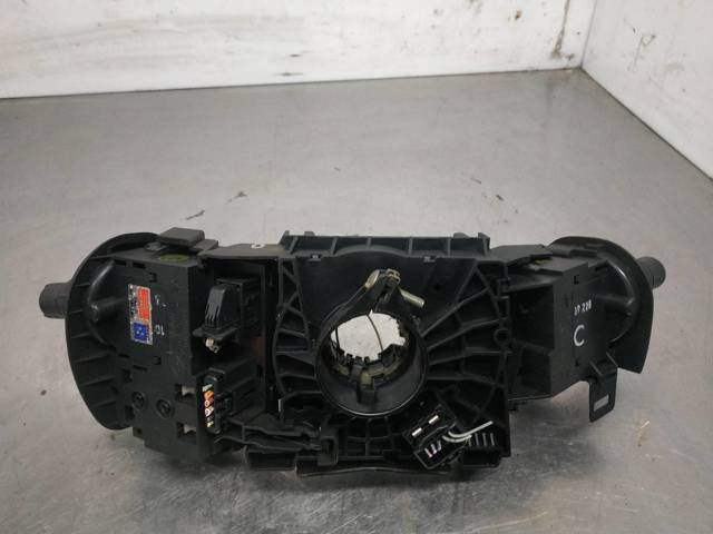 Pierścień kontaktowy AIRBAG, taśma kierownicy  7701060400 RENAULT