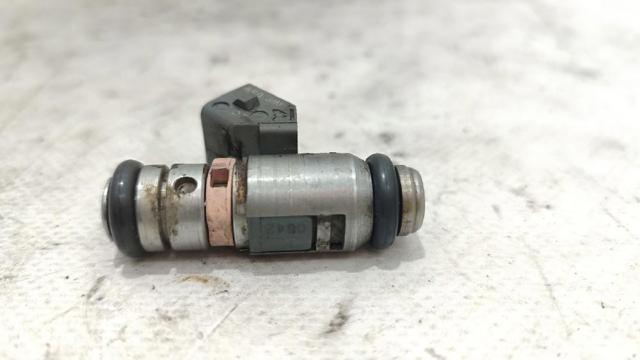 Wtryskiwacz paliwa 7701061008 RENAULT