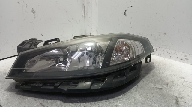 Reflektor lewy 7701061669 RENAULT