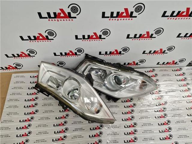 Reflektor prawy 7701063220 RENAULT
