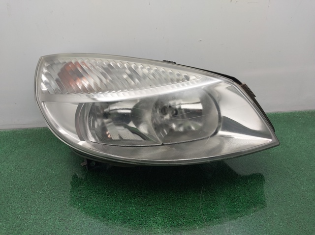 Reflektor prawy 7701064130 RENAULT
