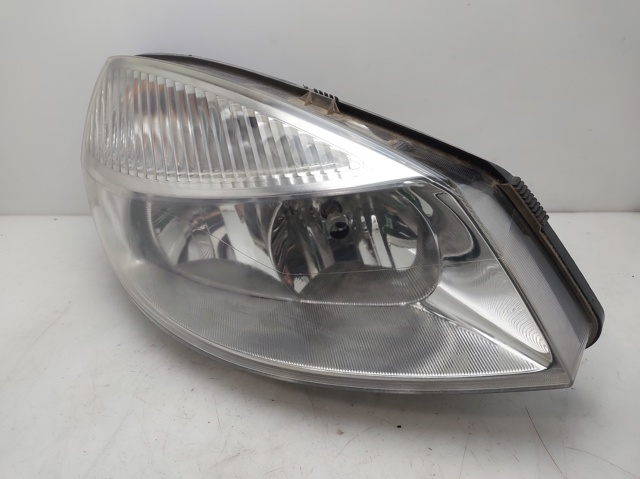 Reflektor prawy 7701064130 RENAULT