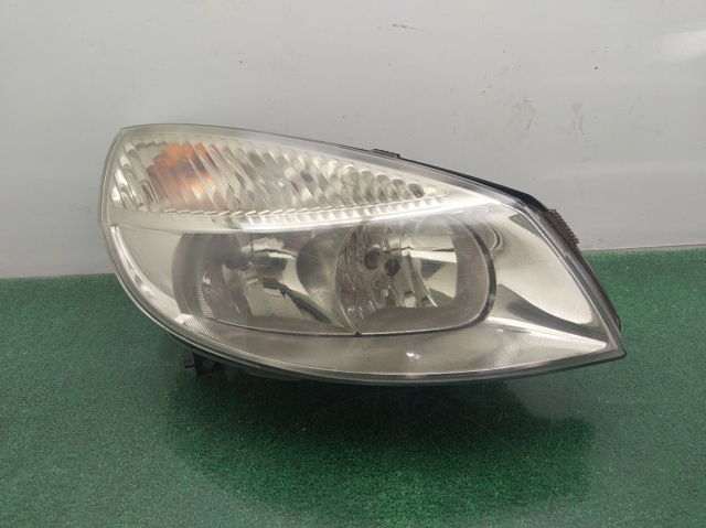 Reflektor prawy 7701064130 RENAULT