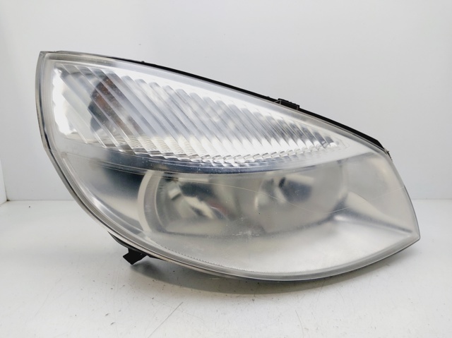 Reflektor prawy 7701064130 RENAULT