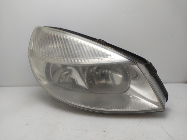 Reflektor prawy 7701064130 RENAULT