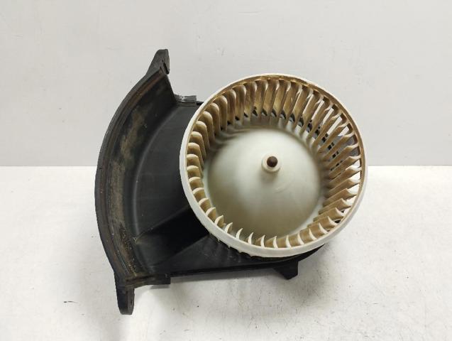 Silniczek wentylatora nagrzewnicy (ogrzewacza wnętrza) 7701068976 RENAULT