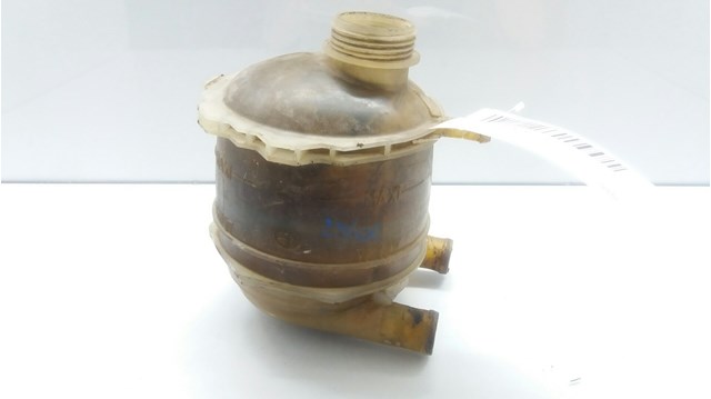 Zbiornik wyrównawczy Renault 19