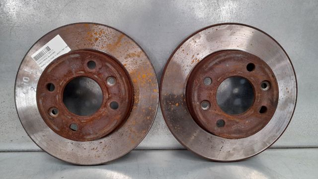 Tarcza hamulcowa przednia 7701204282 RENAULT