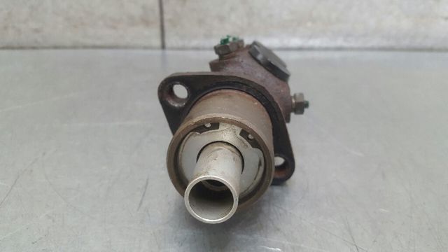 Główny cylinder hamulców 7701204605 RENAULT