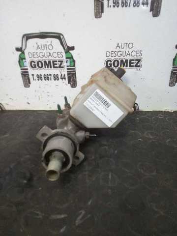 Główny cylinder hamulców 7701205407 RENAULT