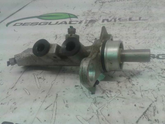 Główny cylinder hamulców 7701207697 RENAULT