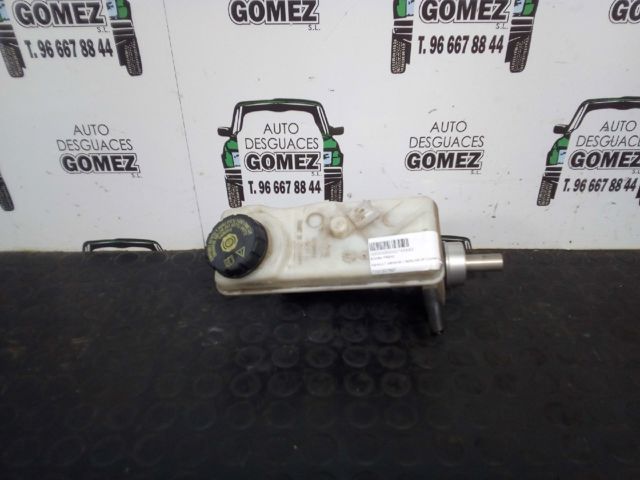 Główny cylinder hamulców 7701207697 RENAULT