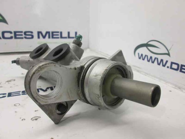 Główny cylinder hamulców 7701207697 RENAULT