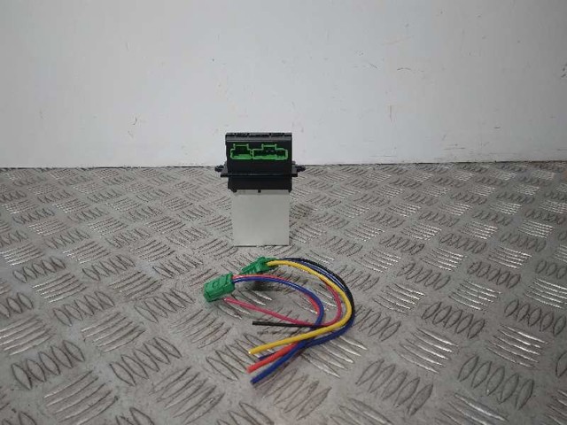 Rezystor wentylatora nagrzewnicy (ogrzewacza kabiny) 7701207718 RENAULT