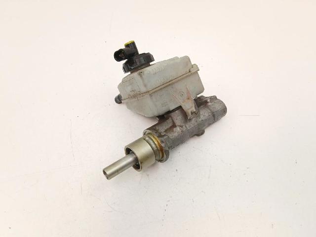 Główny cylinder hamulców 7701208176 NISSAN