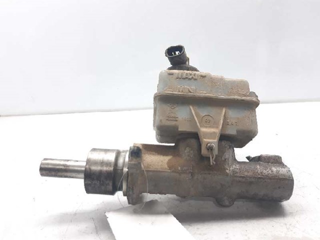 Główny cylinder hamulców 7701208176 RENAULT
