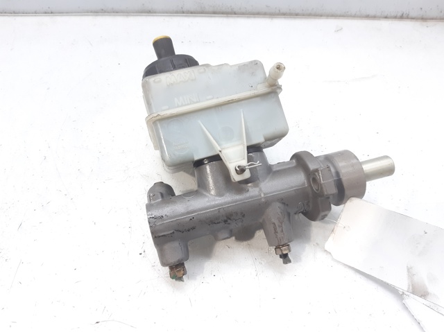 Główny cylinder hamulców 7701208176 RENAULT