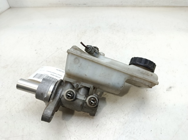 Główny cylinder hamulców 7701209764 RENAULT