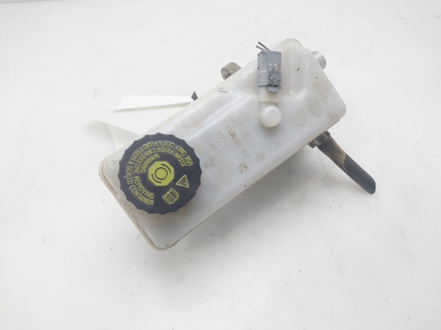 Główny cylinder hamulców 7701209764 RENAULT