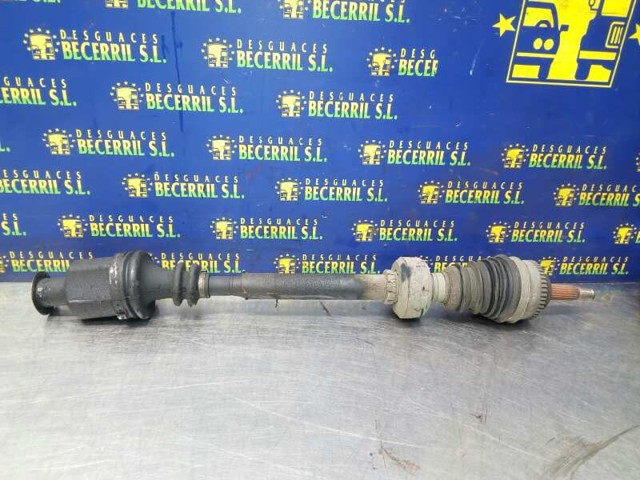 Półoś napędowa przednia prawa 7701352597 RENAULT