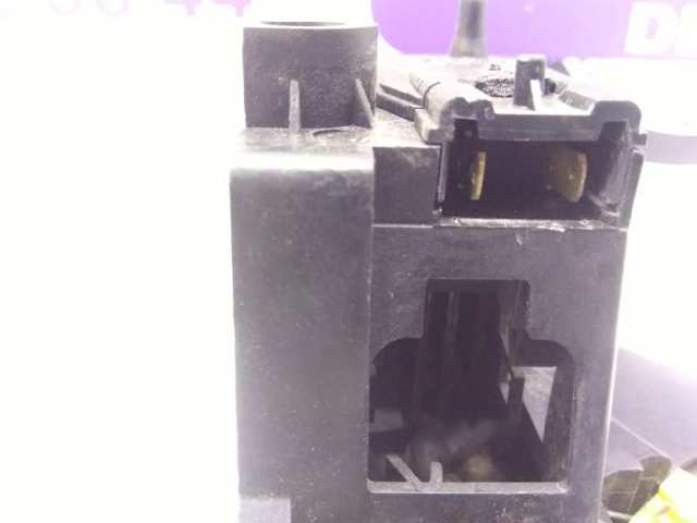 Zamek drzwi przednich lewych 7701469180 RENAULT