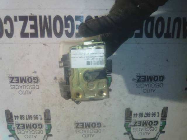 Zamek drzwi przednich lewych 7701469180 RENAULT