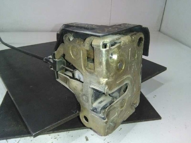 Zamek drzwi przednich prawych 7701469181 RENAULT