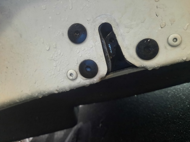 Zamek drzwi tylnych lewych 7701469940 RENAULT