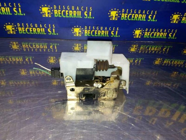 Zamek drzwi przednich prawych 7701473172 RENAULT