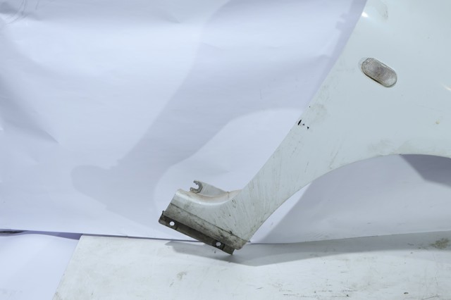 Błotnik przedni prawy 7701473449 RENAULT