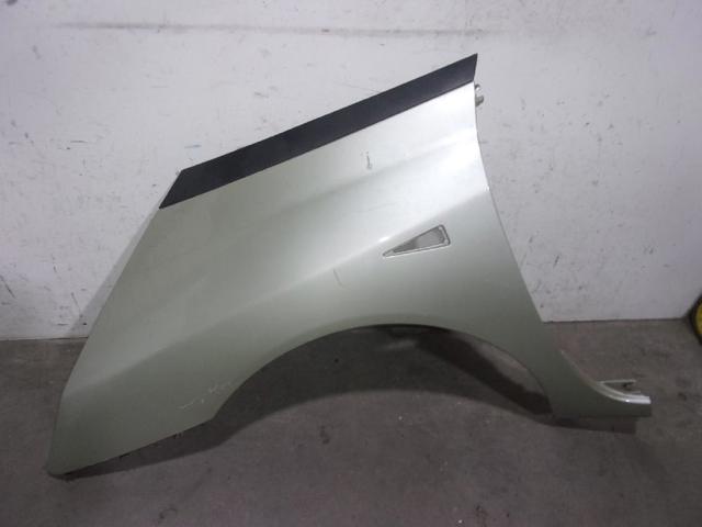 Błotnik przedni lewy 7701473588 RENAULT
