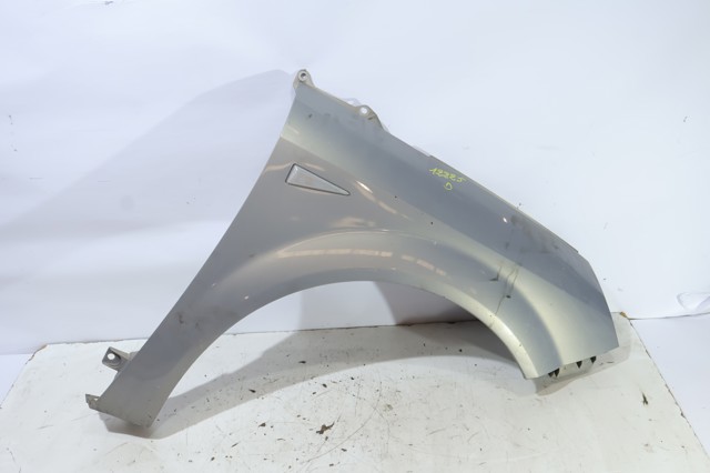 Błotnik przedni prawy 7701474853 RENAULT