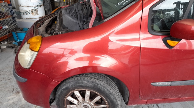 Błotnik przedni lewy Renault Modus JP0