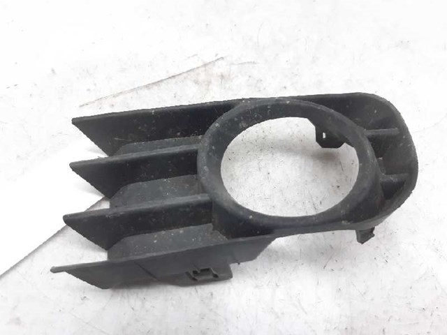 Błotnik przedni prawy 7701477187 RENAULT