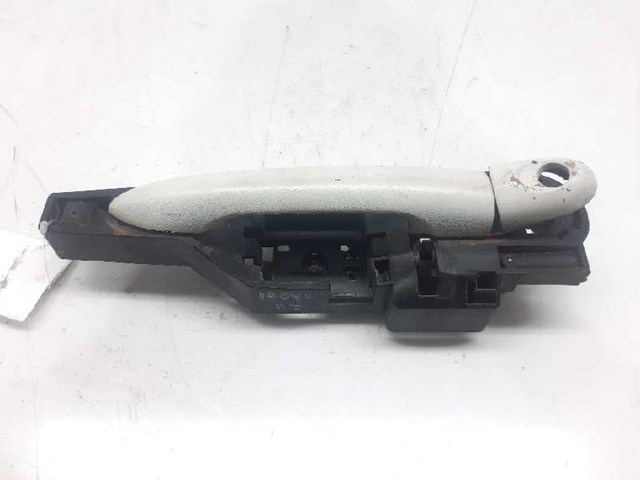 Klamka drzwi tylnych skrzydłowych lewa zewnętrzna 7701478188 RENAULT