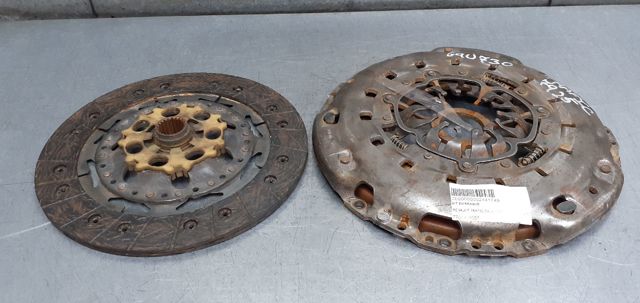 Zestaw sprzęgła (3 części) 7701478557 RENAULT