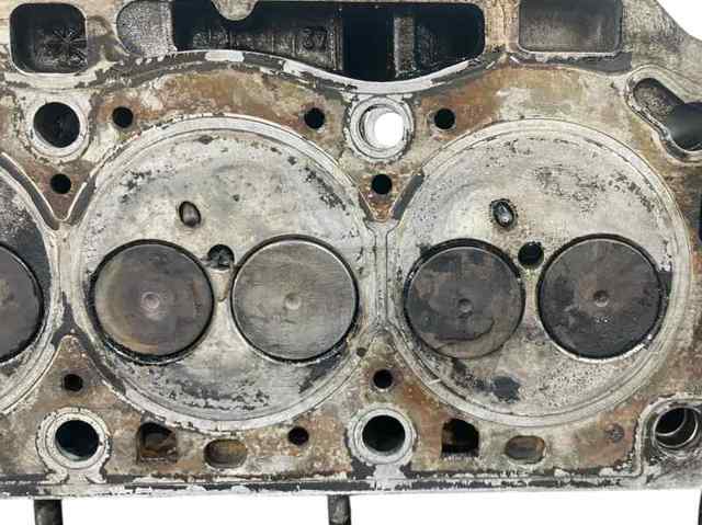 Głowica cylindrów 7701478571 RENAULT