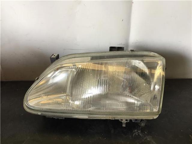 Reflektor lewy 7701672734 RENAULT