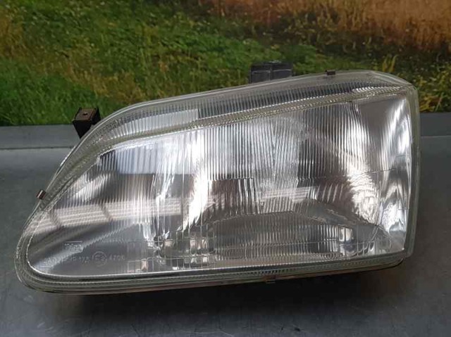 Reflektor lewy 7701672734 RENAULT