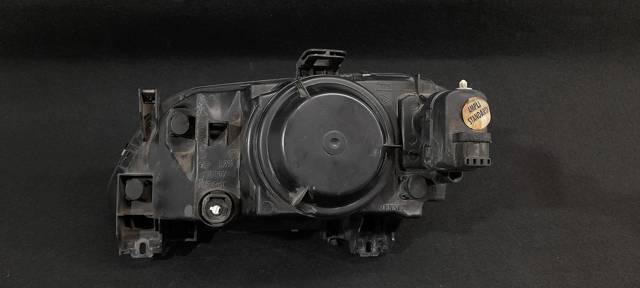 Reflektor prawy 7701672735 RENAULT
