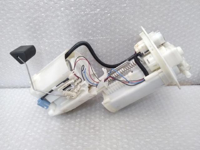 Moduł pompy paliwowej z czujnikiem poziomu paliwa Toyota Corolla E15