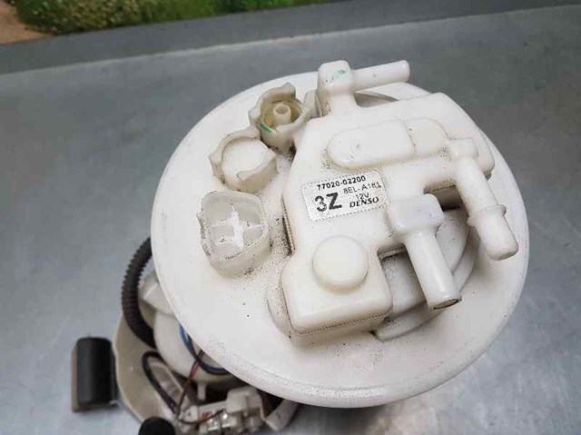 Moduł pompy paliwowej z czujnikiem poziomu paliwa Toyota Corolla E15